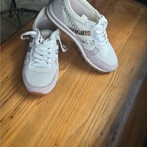 EUC, Gola White and Gray Sneakers size 6